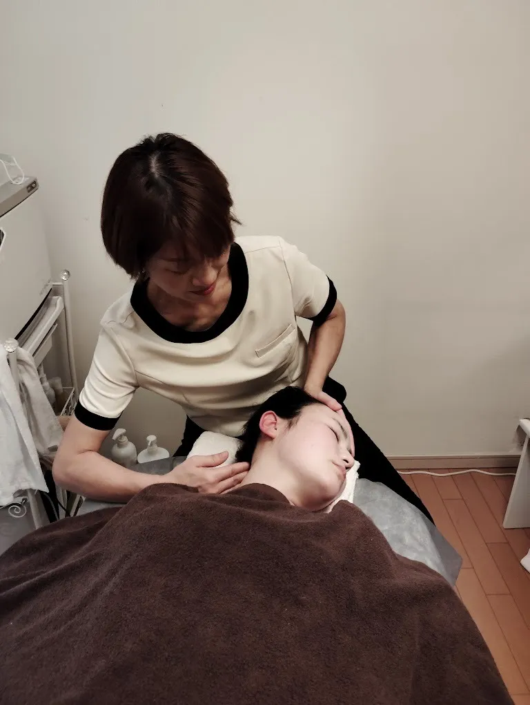 埼玉県越谷市でたるみ解消！エステで自分磨き